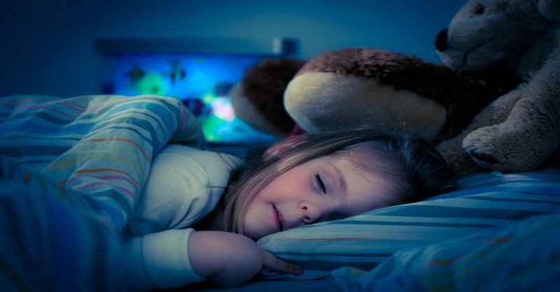Prečo by ste nikdy nemali nechať dvere v detskej izbe pootvorené, keď deti spia